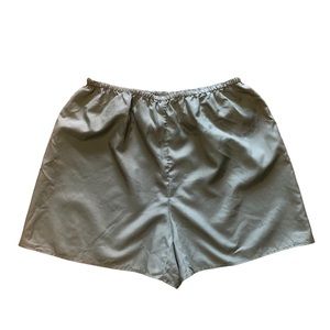 Uniqlo lightweight silkie elastic waistband olive green shorts, XS